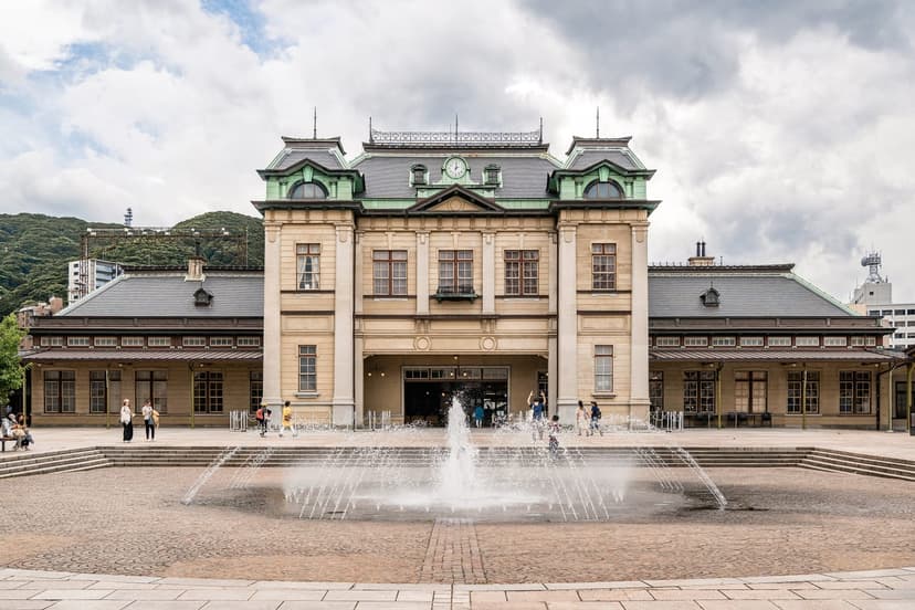 旧門司三井倶楽部と出光美術館、大正ロマン建築をめぐるアート散策