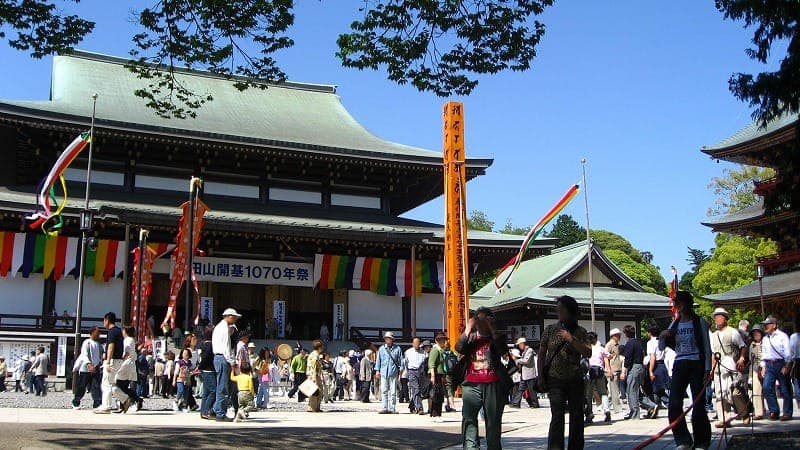 門前町の老舗鰻店めぐり、成田山グルメを満喫する1泊2日
