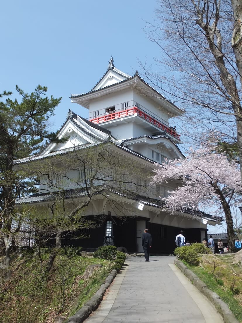 千秋公園と秋田県立美術館、定番の秋田市内さんぽ日帰りプラン