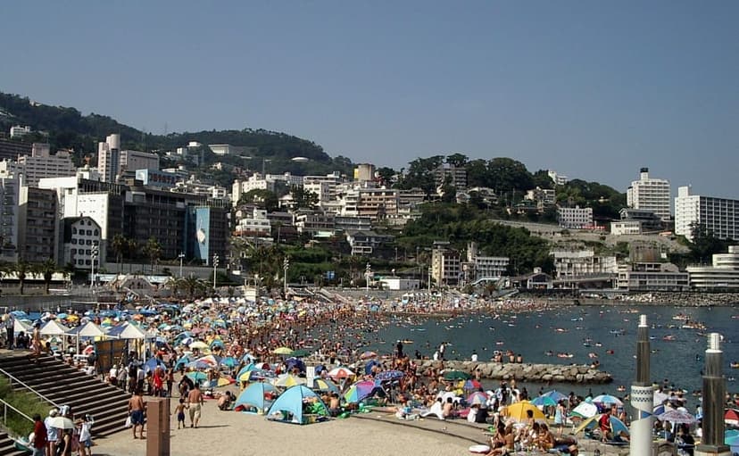 熱海サンビーチと商店街、温泉街グルメを楽しむ1泊2日リラックス旅
